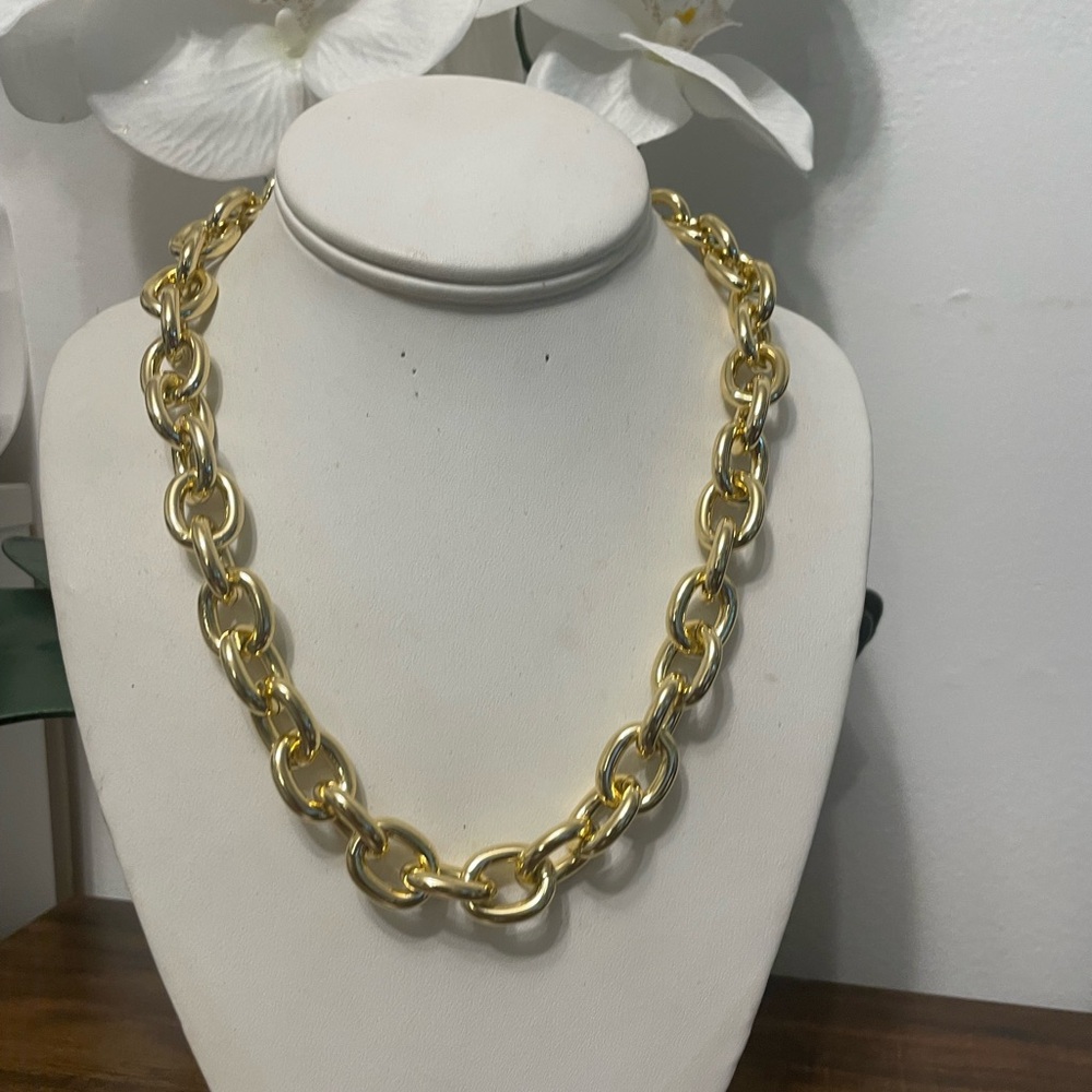 NECKLACE - Picture 5 of 11